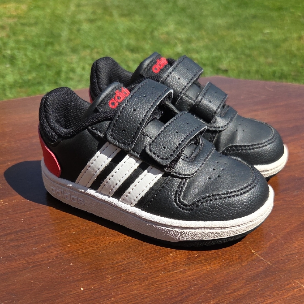 Adidas Toddler Sz 6 Shoes